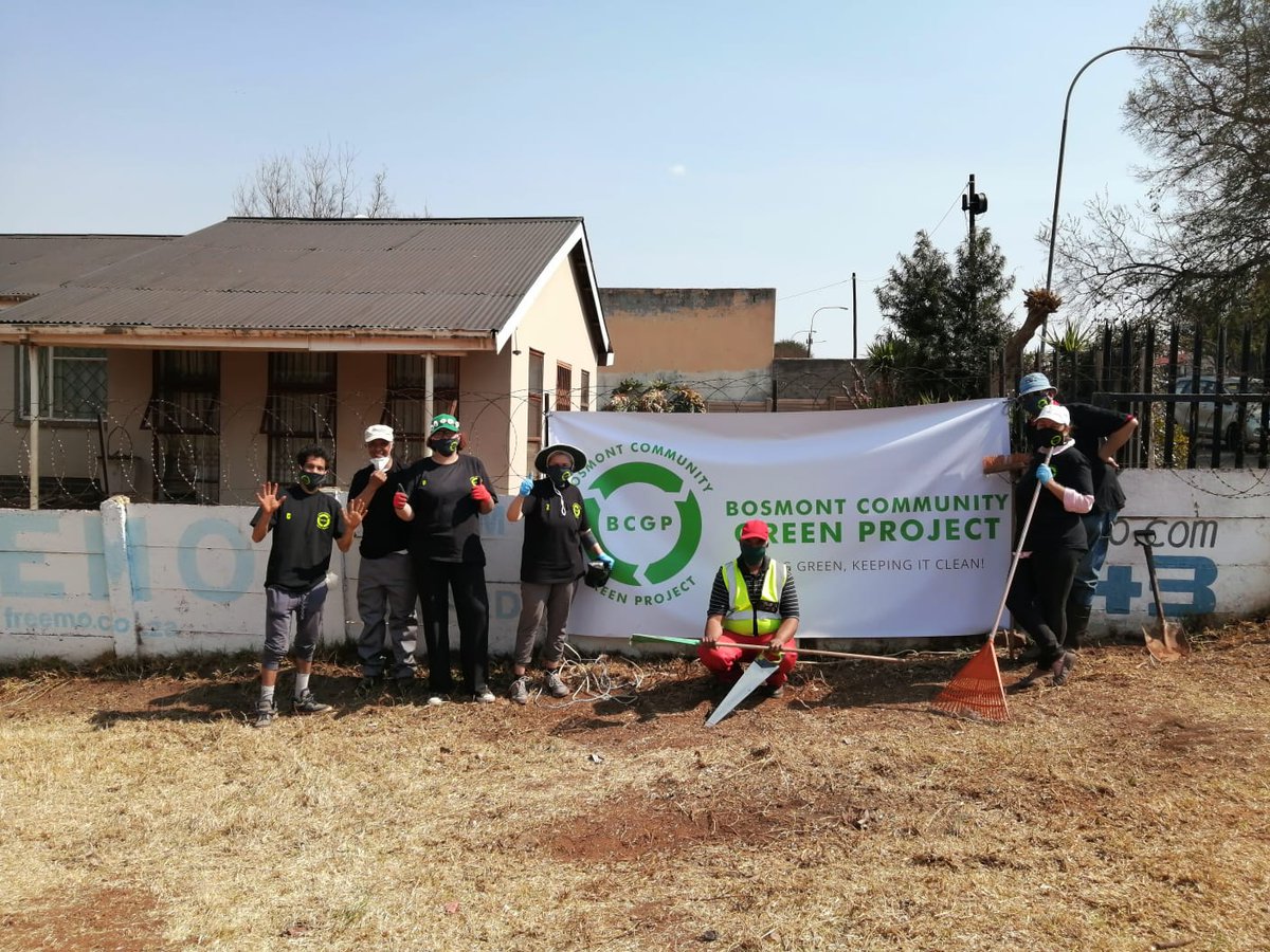 WCCA8's tweet photo. #UmsebenziWETHU @WCCA8 @BCGP2030 Together ❤we can do more. #kleenaJozi https://t.co/1JupJ3w2WU
