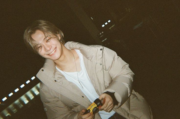 tinykkong's tweet image. heartthrob bin