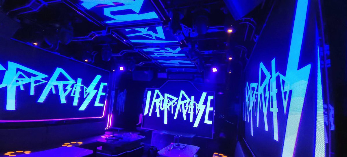 👏Indoor P3.91mm Rental #ledscreen 500X500mm and 500X1000mm are perfectly installed in the bar. The control system of the Nova H series is used a,show different visual effect from the special-shaped installation

#leddisplay #ledwall #videoeall #projects #nowadaled #manufacture