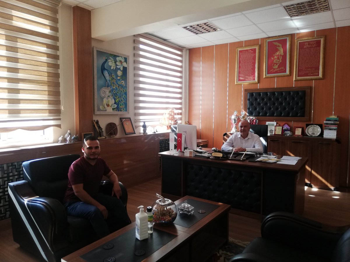 Bugün Eşme Milli Eğitim Müdürümüz Sayın Ramazan KİLLİ'yi Ziyarette Bulunduk Kendisine  Hoş Sohbetlerinden Dolayı Teşekkür Ederiz.