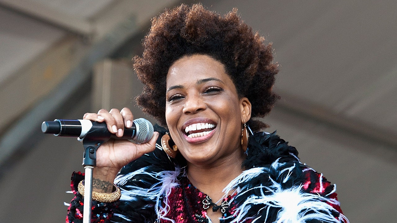 Happy birthday to the amazing Macy Gray! 