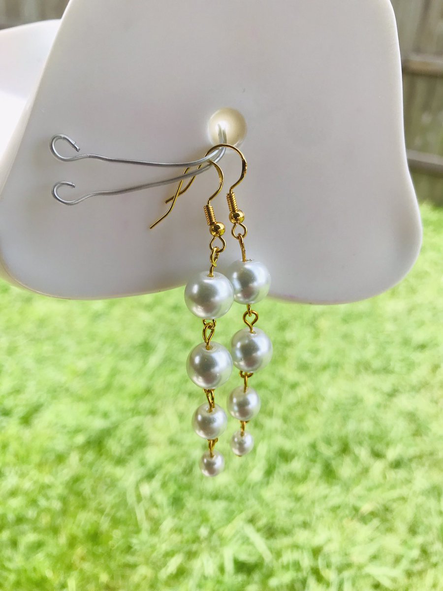 Olufolayemi1's tweet photo. Visit https://t.co/e7g0GxWbkG to buy your pearl beaded drop earrings
https://t.co/E9Z9BiVBct
#yemzybeauty #beadedearrings #beadedjewelry #pearls #dropearrings #longearrings #beadedchain #visitmywebsite #longdropearrings #handmade #beadedjewellery #earrings https://t.co/C4yrhEmpiD
