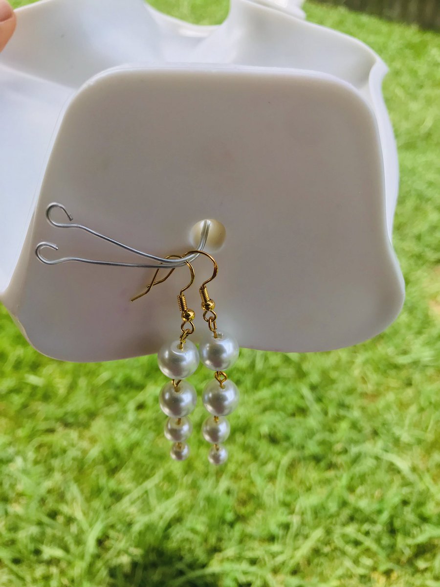 Olufolayemi1's tweet photo. Visit https://t.co/e7g0GxWbkG to buy your pearl beaded drop earrings
https://t.co/E9Z9BiVBct
#yemzybeauty #beadedearrings #beadedjewelry #pearls #dropearrings #longearrings #beadedchain #visitmywebsite #longdropearrings #handmade #beadedjewellery #earrings https://t.co/C4yrhEmpiD