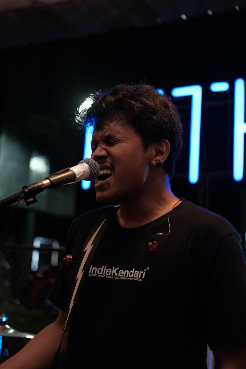 TICKET FOR FAMOUS tweet media