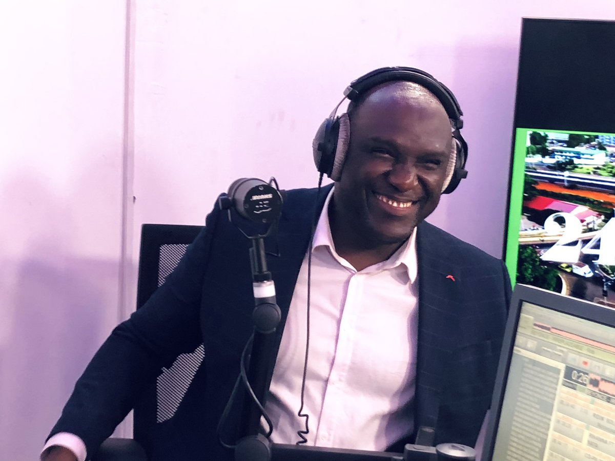YYoussoufnoba's tweet photo. Bonjour à mon grand frère adoré @LamineGuirassy 
Bonne rentrée au groupe @HadafoMedias 
@abbwest7 @DelphineII @SyllaPoutine https://t.co/zZhahUIOOX