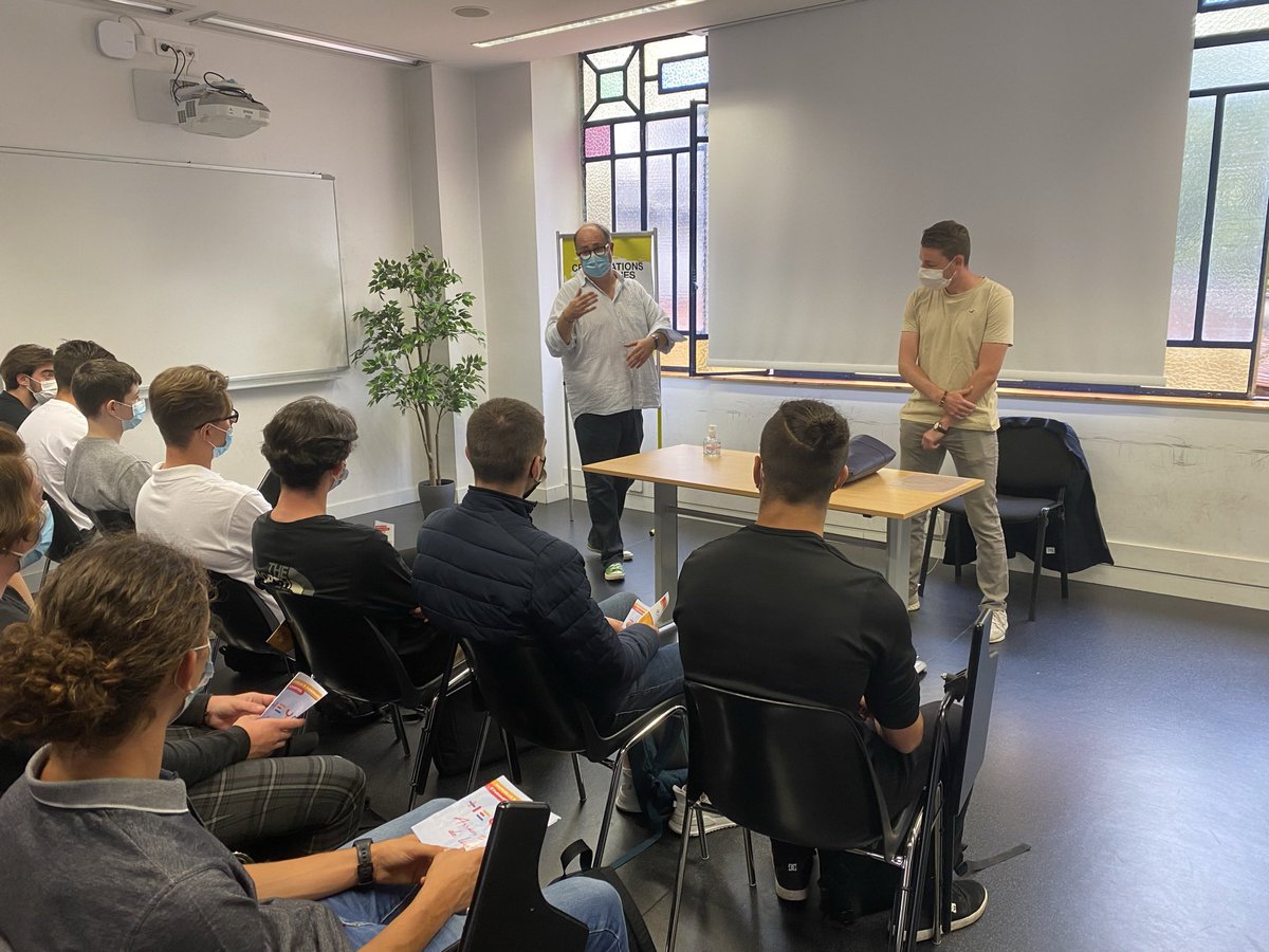 Ce vendredi 3 septembre avait lieu le Forum des Association du campus d’AMOS Lyon pour ses nouveaux étudiants de première année. Au programme, présentation des cellules communication et ambassadeurs du campus mais aussi du BDA, de notre Lab et de Sport Business Mag ! #amos #sport