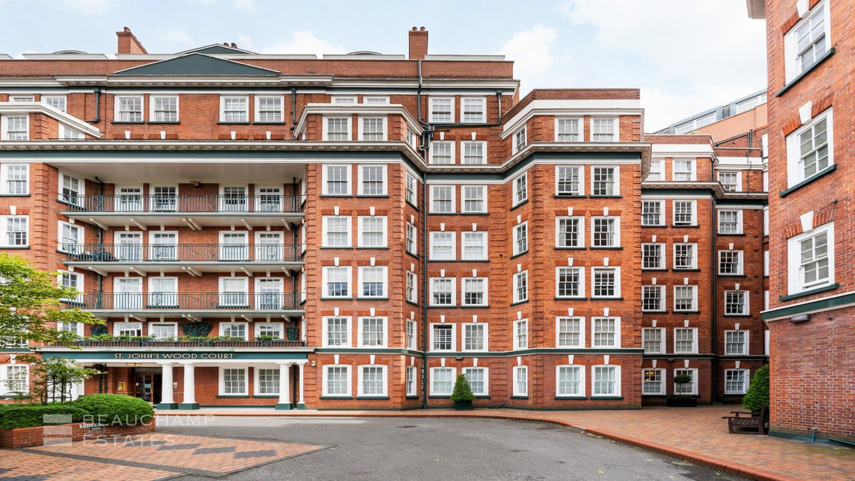St John's Wood Court, NW8 | £1,100,000

Beauchamp Estates are delighted to present this immaculate and spacious two-bedroom, two-bathroom apartment situated within a charming and highly sought-after mansion block.

bit.ly/BEStJohnsWoodC…

#BeauchampEstates #LuxuryProperty