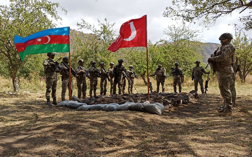 AyshanASLAN's tweet photo. Azerbaijani-Turkish joint combat tactical training has started in #Lachin. 🇦🇿🇹🇷 https://t.co/rroZe2yZvZ