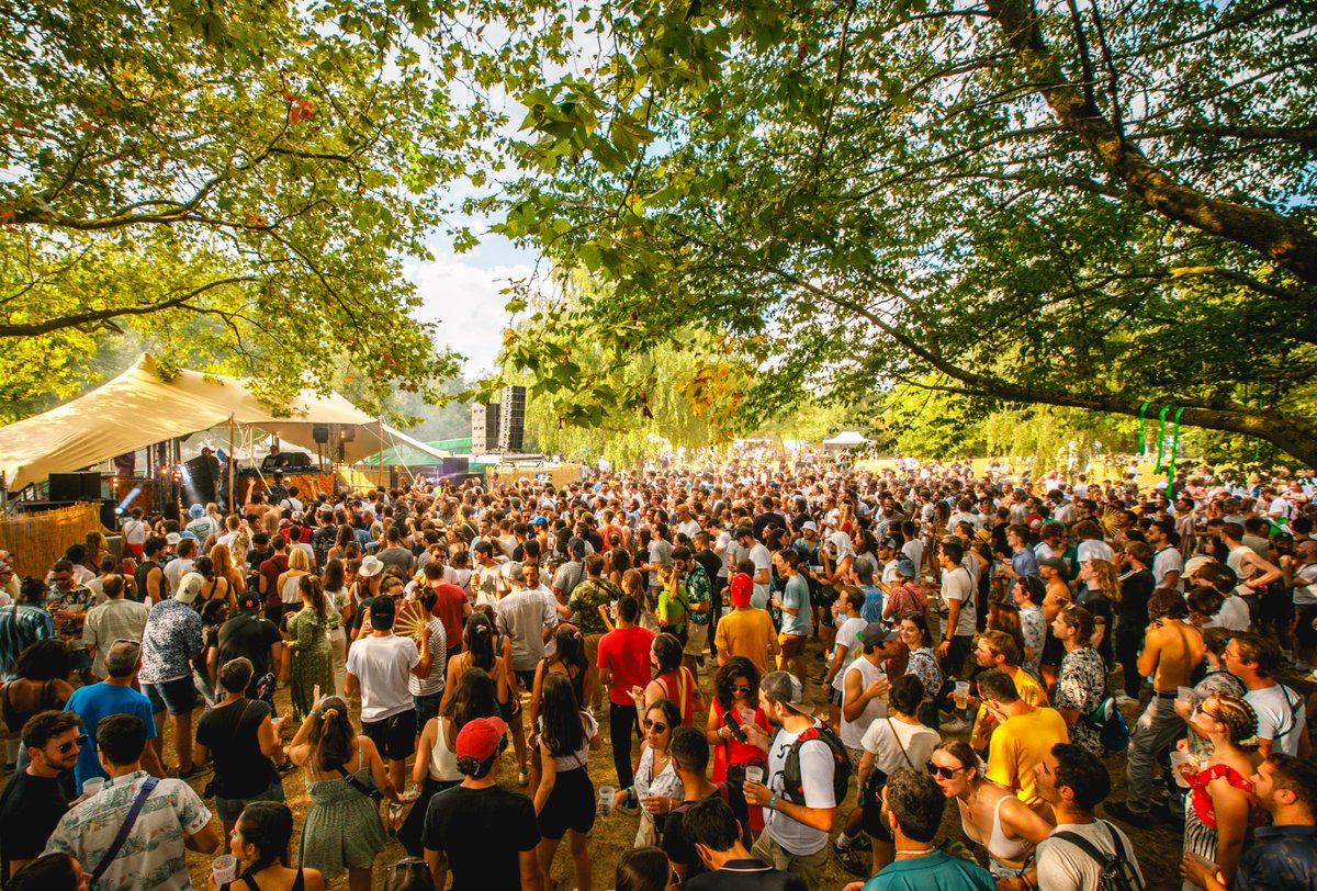PeacockSociety's tweet photo. MERCI à vous pour ces 2 jours de pure folie 💞
#needtodance 🔊 https://t.co/79z5csRUeo