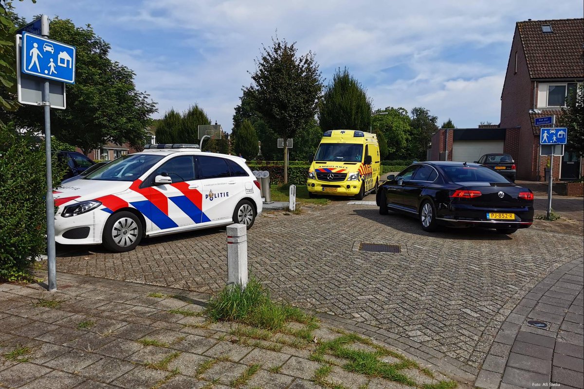 Arrestatieteam doet inval in flatwoning Ede. 112Ede.