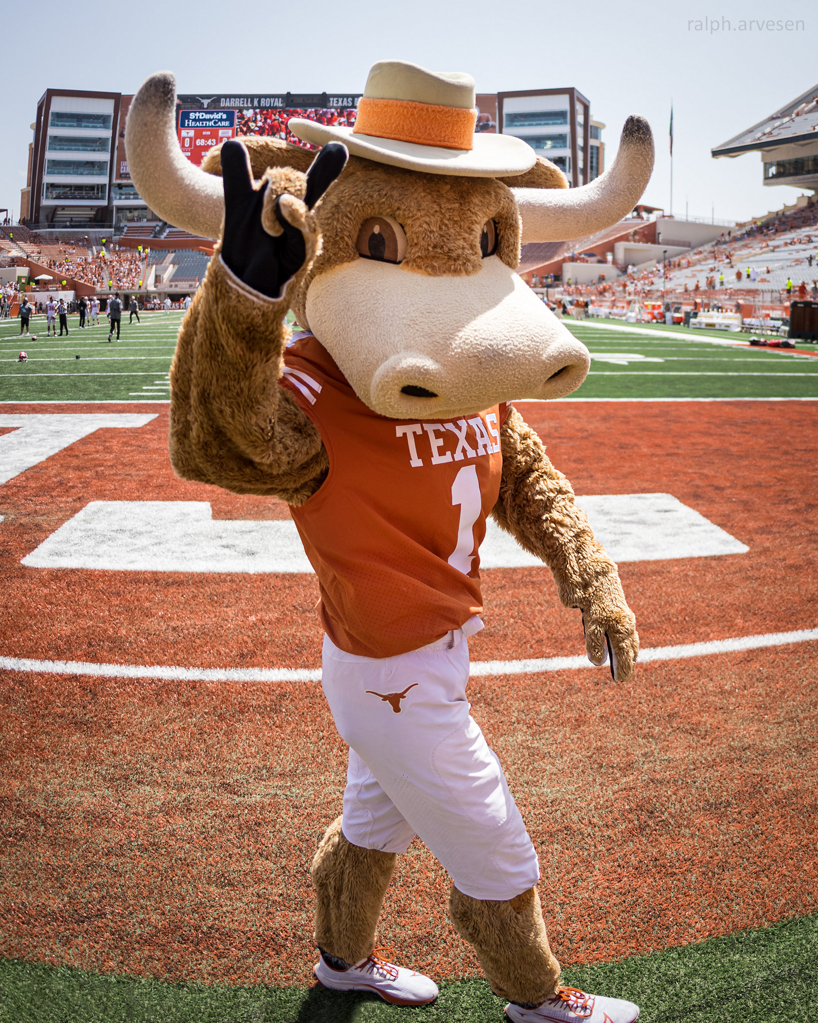 E-m4eGKX0AcfpY5?format=jpg&name=large