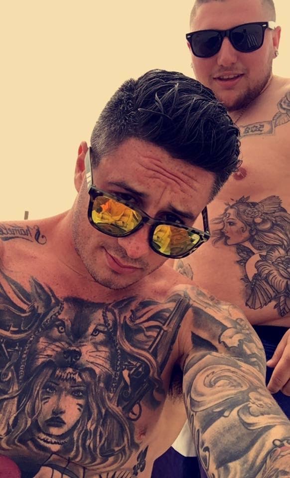 Love a tatted daddy