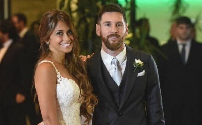 Лионель месси и антонелла рокуццо история. Антонелла жена месси. Месси развелся. Антонелла рокуццо. Месси развелся.