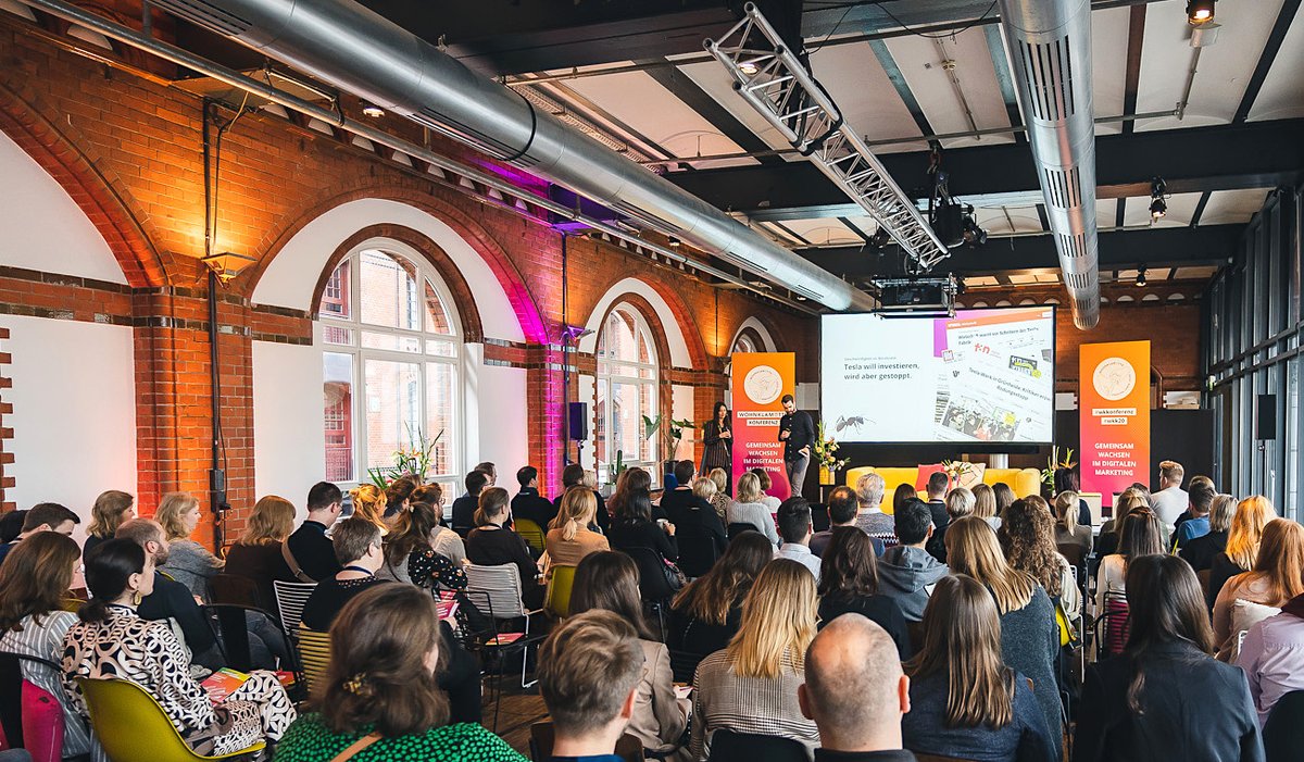 RECAP // Nun ist unsere WK-Konferenz mit fast 300 Gästen, Expert:innen und Speaker:innen schon über ein Jahr her!  Wir lieben es zu sehen, wie sich die Home &amp; Living Branche entwickelt und sind froh ein aktiver Teil dieses Wandels zu sein! 

#wkk #wohnklamotte