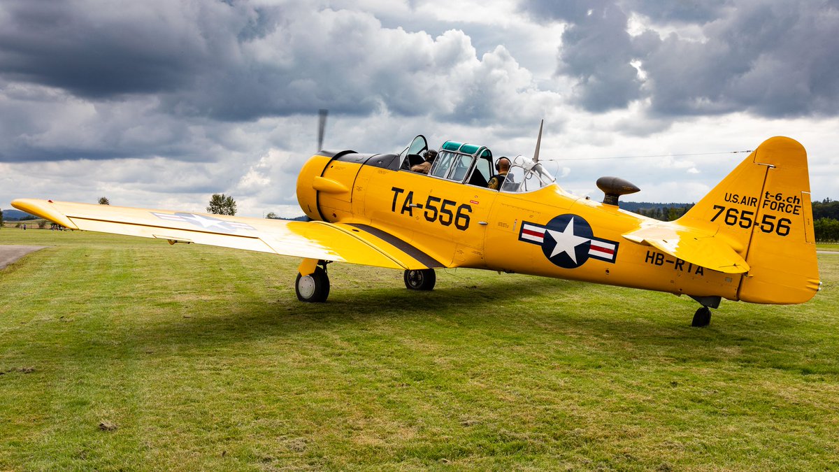 mrmoser1983's tweet photo. North American Aviation AT-6A Harvard IIA
HB-RTA ๐จ๐ญ
(MSN 76-3556 - 1st Flt: 1941)
๐ทEOS 5D IV + EF 24-105mm f/4L IS USM
๐ #Birfeld #LSZF๐จ๐ญ
#T6 #Harvard #Texan #NorthAmericanAviation #NAA #Rockwell @Boeing #PlaneSpotting #Airplane #AviationPhotography #Switzerland #Aargau https://t.co/zZCUMsQNl7