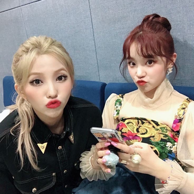 Yuyeonarchive's tweet photo. hi everyone! this is a new archive account for gidle's Soyeon &amp; Yuqi! 🦁🦒 i’ll post pics, vids, gifs, and more on here! 

please rt this to help me grow! also, feel free to follow me thank you 💛 https://t.co/m4mmqMYScb