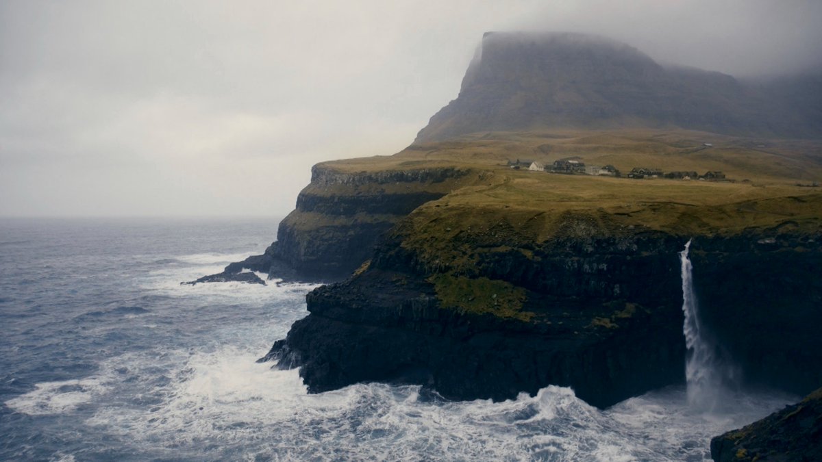 MDHDefense's tweet photo. [#documentaire #histoire] Rendez-vous ce soir à minuit sur @ARTEfr  📅
Découvrez le documentaire "Quelque chose qui vit et qui brule", produit par @BocalupoFilms et soutenu par le @Armees_Gouv . 👇
https://t.co/8co6f4PkIK https://t.co/BItxG2MYxm