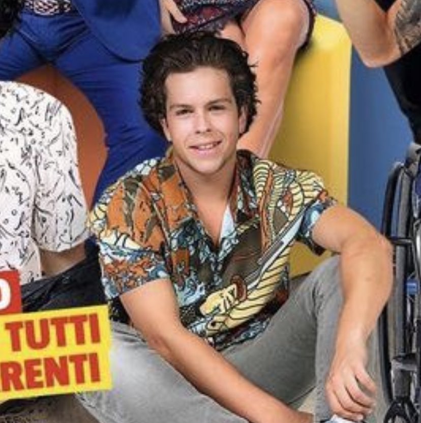 monanerom's tweet image. Alfonso Signorini non ha mai saputo distinguere il trash dai casi umani #GFVIP