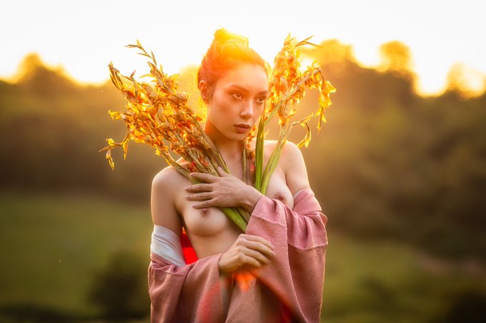 🌥️ Sunset is sunrise somewhere else...  Colour or black and white?  📷 by Gerard @GChillcott the other