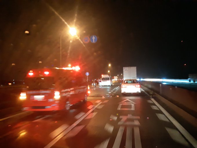 磐田バイパス 国道1号 岩井ic 三ヶ野ic間で事故 トラックが走行車線を塞ぐ事故現場の様子 9月6日 まとめダネ 磐田バイパス 国道1号 岩井ic 三ヶ野ic間で事故 トラックが走行車線を塞ぐ事故現場の様子 9月6日 まとめダネ