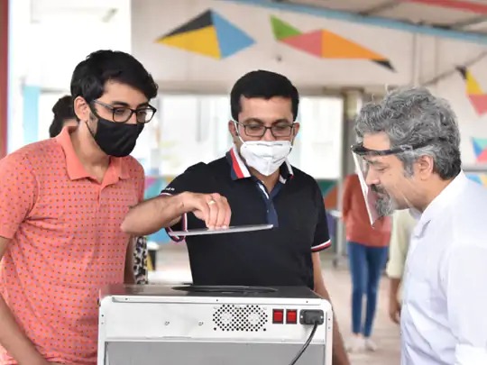 ReportBharat's tweet image. यतिन ने तैयार की खाना पकाने की ऑटोमैटिक मशीन, जानिए कैसे मिनटों में तैयार कर सकते हैं मनपसंद डिश #automaticcookingmachine #startupstories #startupstory

hindi.sinceindependence.com/news-34-year-o…