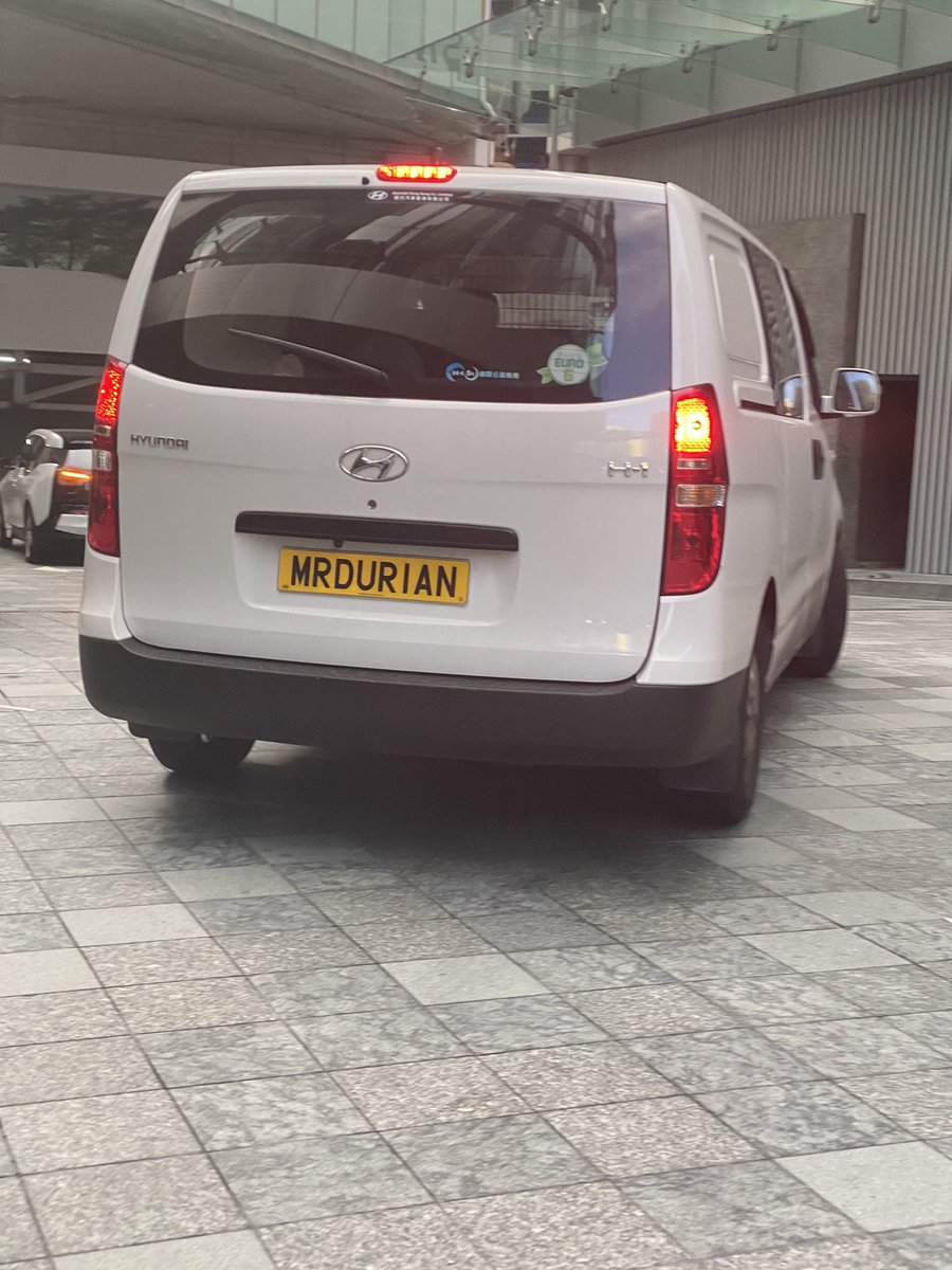 anishasindher's tweet photo. Rather an assault on the eyes than the nose, any day. 
#HKNumberPlates @HKnumberplates https://t.co/4XjqQMWvue
