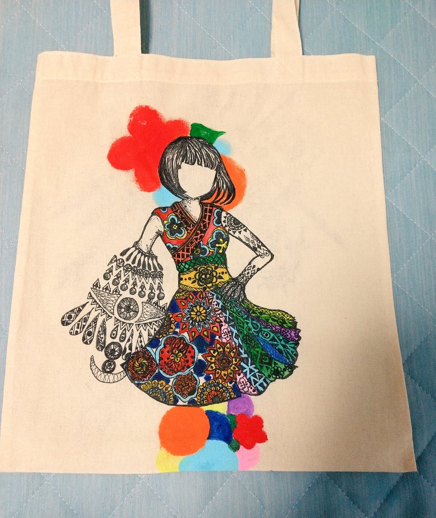 ピエタ ノアレ かきかけ 今回は全体を描いた後 色味が欲しかったので 布用絵の具で塗った 上から塗って惚けた箇所は またペンで模様描く イラスト ペン画 トートバッグ 描いてみた 和装 和 和風 イラスト好き カラー イラスト モノクロ ピエタ ノアレ かきかけ 今回は全体を描いた後 色味が欲しかったので 布用絵の具で塗った 上から塗って惚けた箇所は またペンで模様描く イラスト ペン画 トートバッグ 描いてみた 和装 和 和風 イラスト好き カラー イラスト モノクロ
