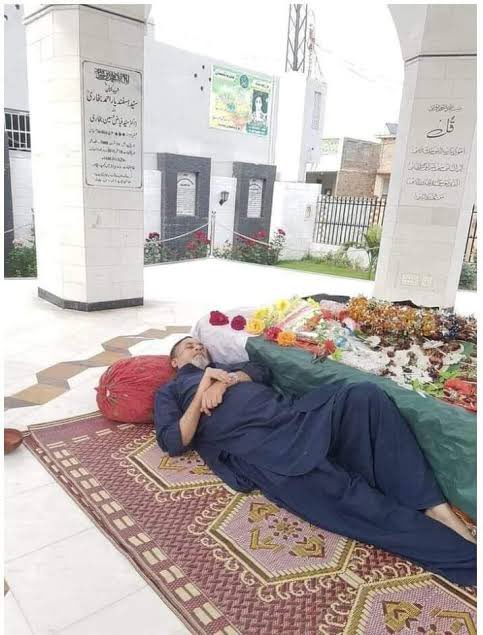 barca_sam23's tweet image. Father of Captain Asfandyar Shaheed (118L/C)

Muarka badaber ka hero. 
Forever in debt sir