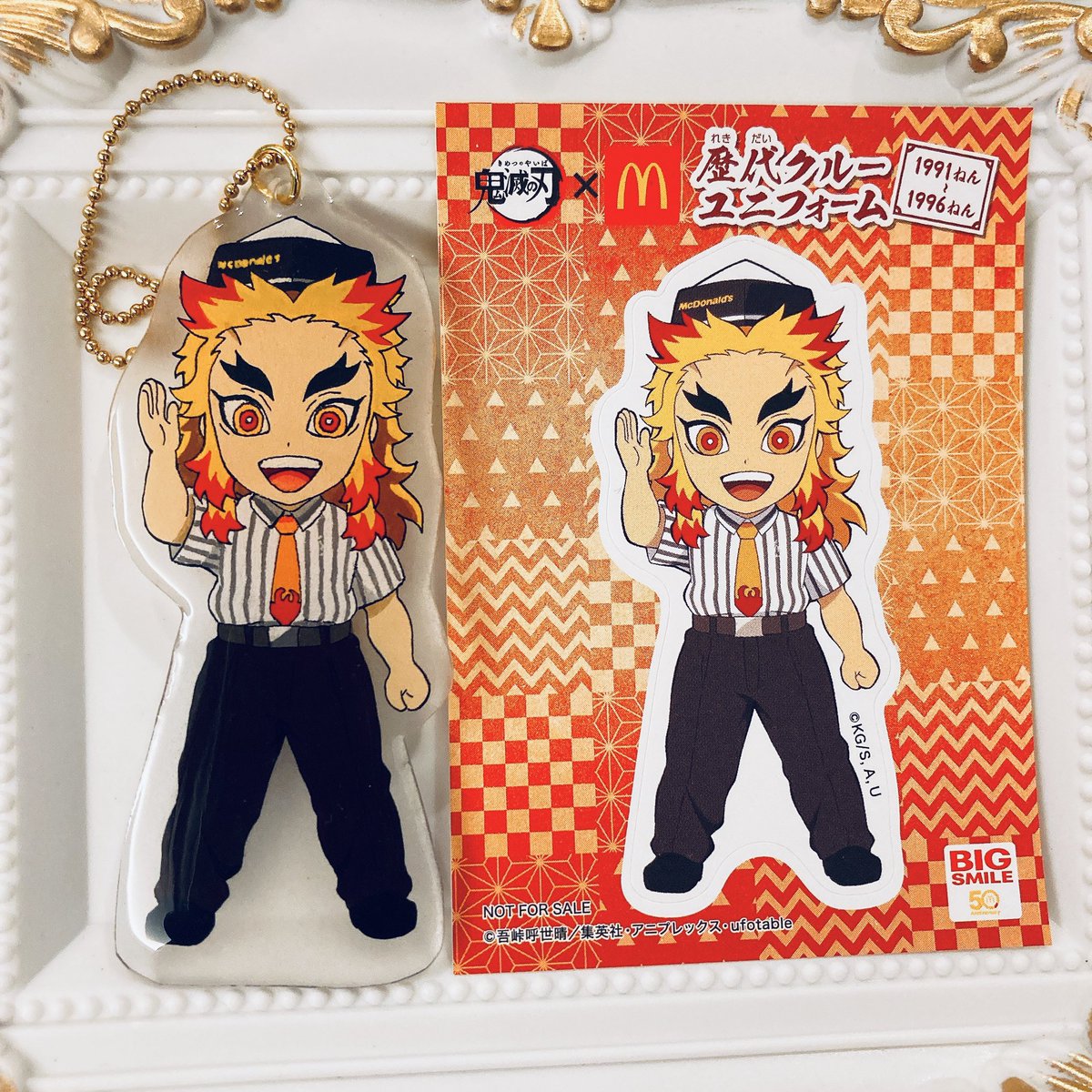 マクドナルドの煉獄さんのプラ板レジンキーホルダー 少し大きめに作ってアクスタっぽくするつもりだったのに 焼いてみたら シールとほぼ同じ大きさになってしまった 笑 鬼滅 鬼滅の刃好きさんと繋がりたい 鬼滅の刃 煉獄杏寿郎 プラ板 レジン ツイレポ