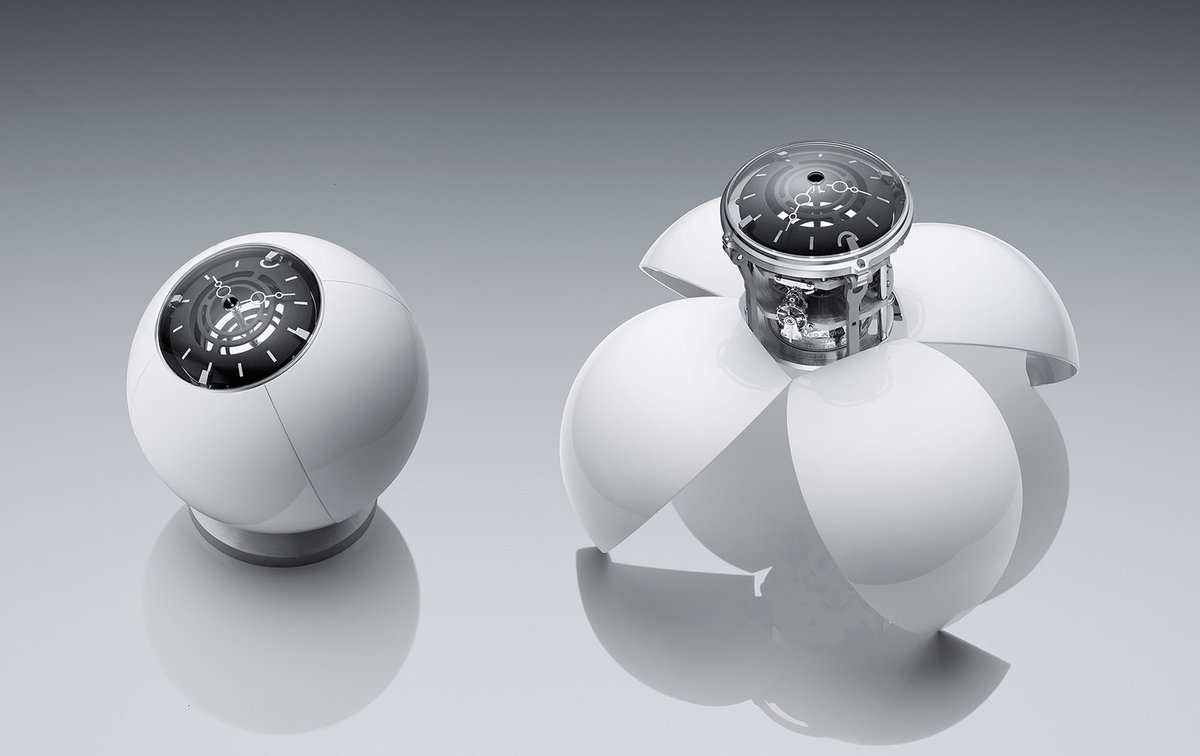 time_watches's tweet image. MB&amp;amp;F collaborated with L’Epée 1839 to create the #Orb, a futuristic and transformable #tableclock that will be available in two limited editions in white or black. Discover this unique creation at timeandwatches.com/2021/09/mb-and… #MBandF #L_Epee_1839