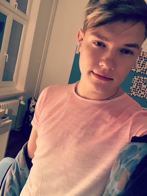yourtwinklover's tweet photo. New week, new 🔁 Retweet Day 🔁. Follow me on Twitter, hit the like &amp; retweet this post. Spin my wheel https://t.co/vSfrA4huVF to win fantastic rewards! 🤩 #twink #gay #gayboy #teen #gaytwink #onlyfans #Retweet https://t.co/qASneS8wxg