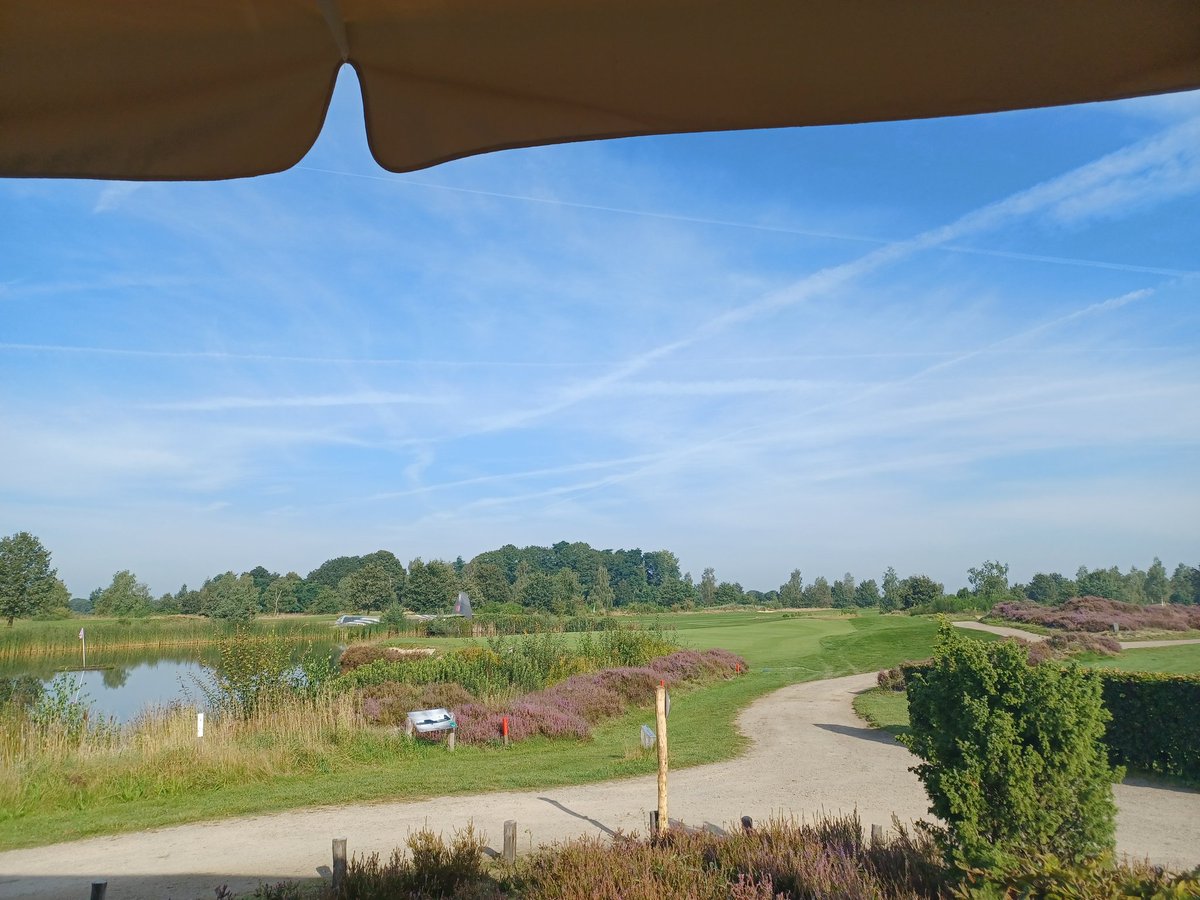 Vandaag aanwezig bij Inkopers op de golfbaan! Prachtige dag! #nevi