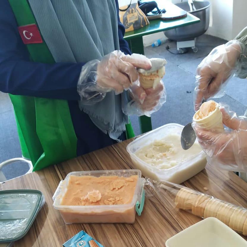 konyagencihh's tweet photo. Ilgın Genç İHH Çocuk Kulübümüz bu hafta çocuklarla dondurma yaparak harika bir gün geçirdi.🎉😊🍨 https://t.co/ohfWYbgkbt