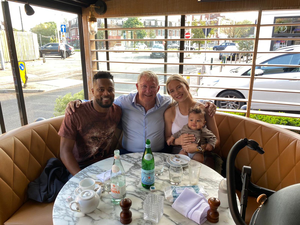 Evra's tweet photo. Me: mon coeur ♥️ we're going to have lunch with the pope 🙏🏾 Margaux Alexandra: cool we going to Italy 🇮🇹.. me : nope he lives in #Manchester 😂😎🔥 #ilovethisgame #positive4evra #siralexferguson #manchesterunited @ManUtd https://t.co/LDFaBUkccw