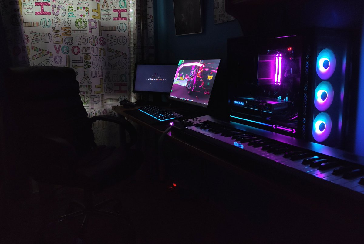 thekevinfenix's tweet image. Fuente de alimentación Aorus P750W modular (con certificación 80gold) 
Y esperando a comprarme el pedazo monitor FI32u
@aorus_es #AORUSSetup #Creatorsetup
