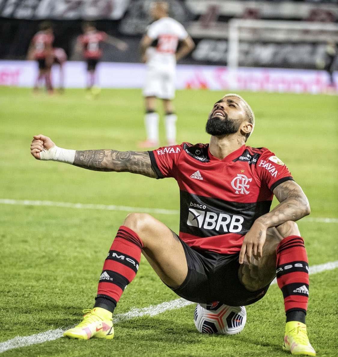 Gabigol usa bandagem na mão apenas por superstição FlaResenha