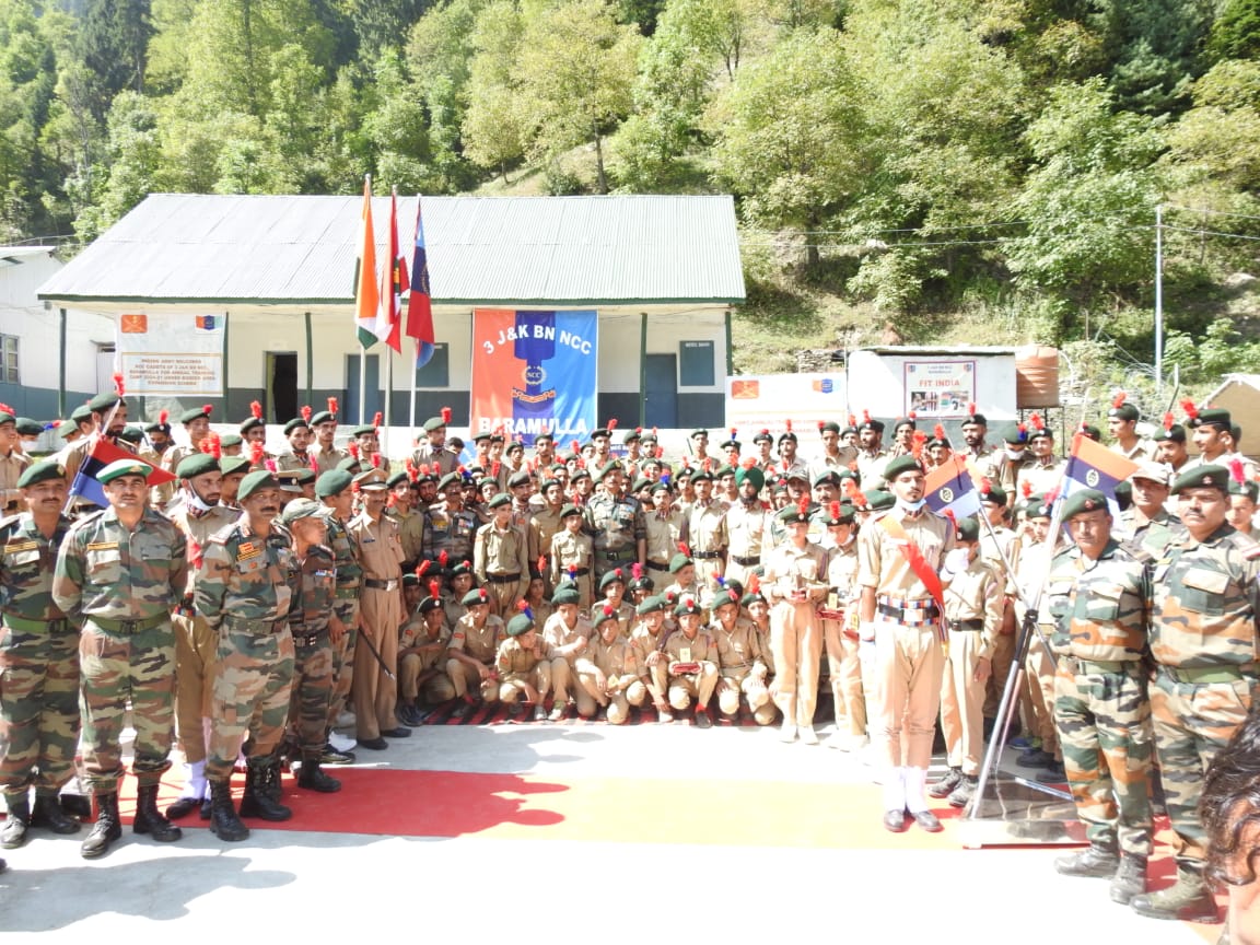 ZamindarKhan1's tweet image. First Ever NCC Camp at Machhal - addressed today by Chinar Corps Commander - encouraged youth , felicitated achievers  praised parents