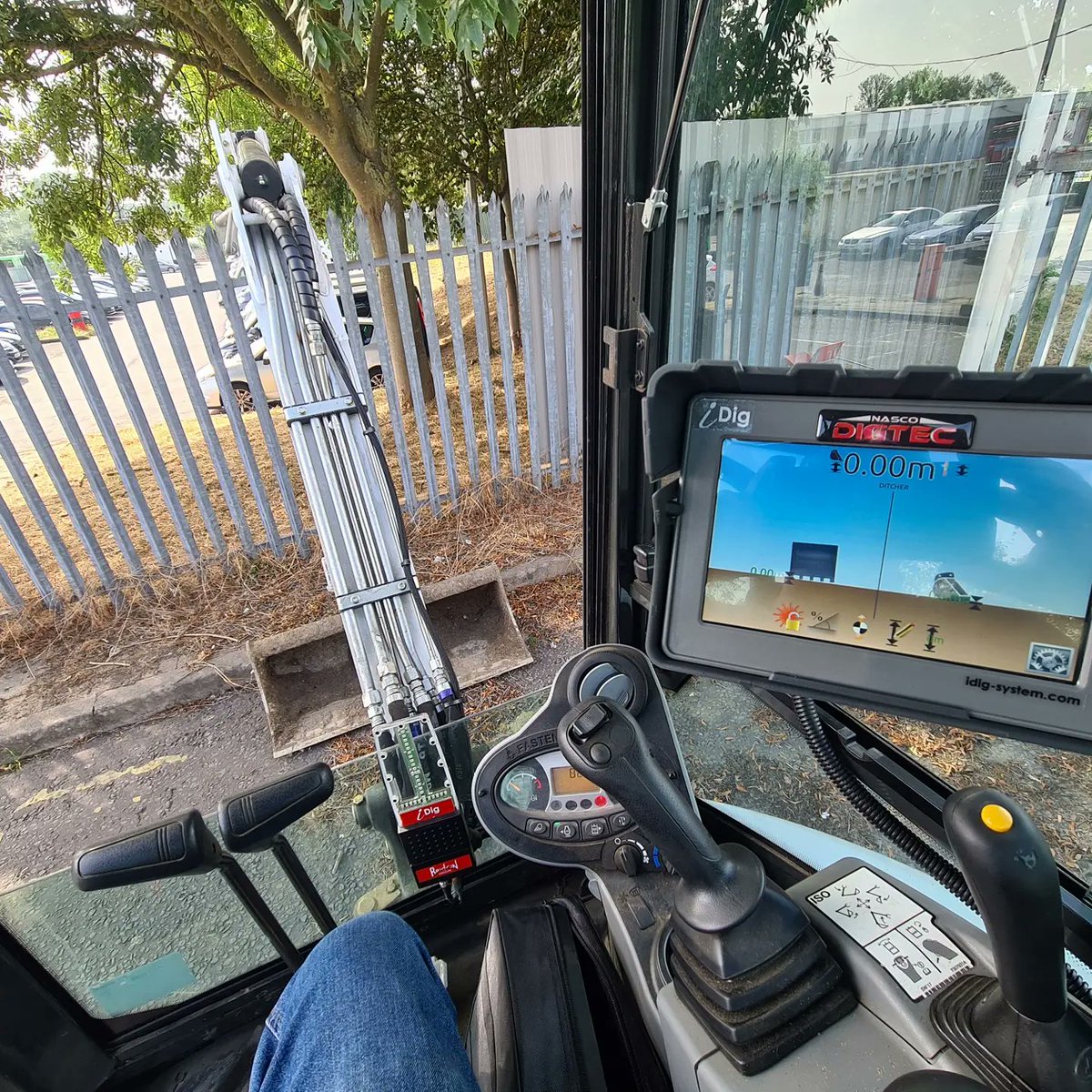 Nascodigtec's tweet photo. Eased ourselves into the week with a simple iDig install.
This environmental customer will use the system for creating ponds. IDig will ensure all the slopes and shelves are perfect the first time.
01702 410674
info@idiguk.com
#iDig #NASCO #digtec https://t.co/gDvIDOKQb5
