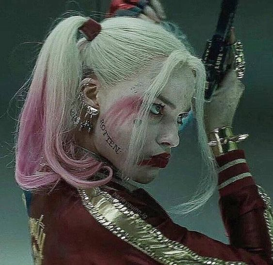 HarIsOfMischief's tweet photo. #Moanday "I'm ready ta face ya Monday! You just snuck up on me without warning!" #IfMondayHadAFace https://t.co/MzpgNHMjzs