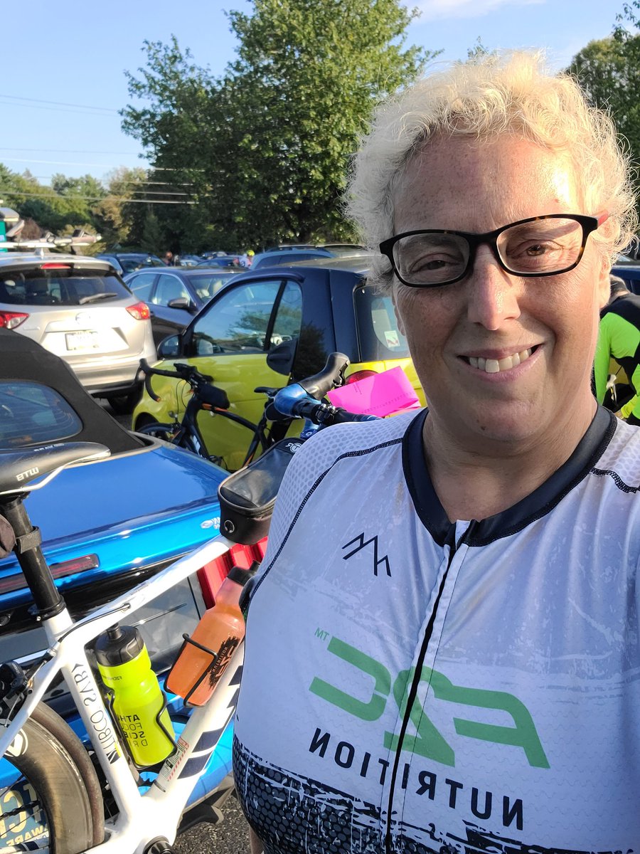 lawyrchiky's tweet photo. Pre-race selfie! I've been training my whole life for this race! Let's do this! #f2cnutrition #whatfuelsyou #donutsfuelmetoo #donutderby #athletefocusedsciencedriven #RollTheO #orrfactoryracing #orrcarbonwheels https://t.co/Knga4O4fE3