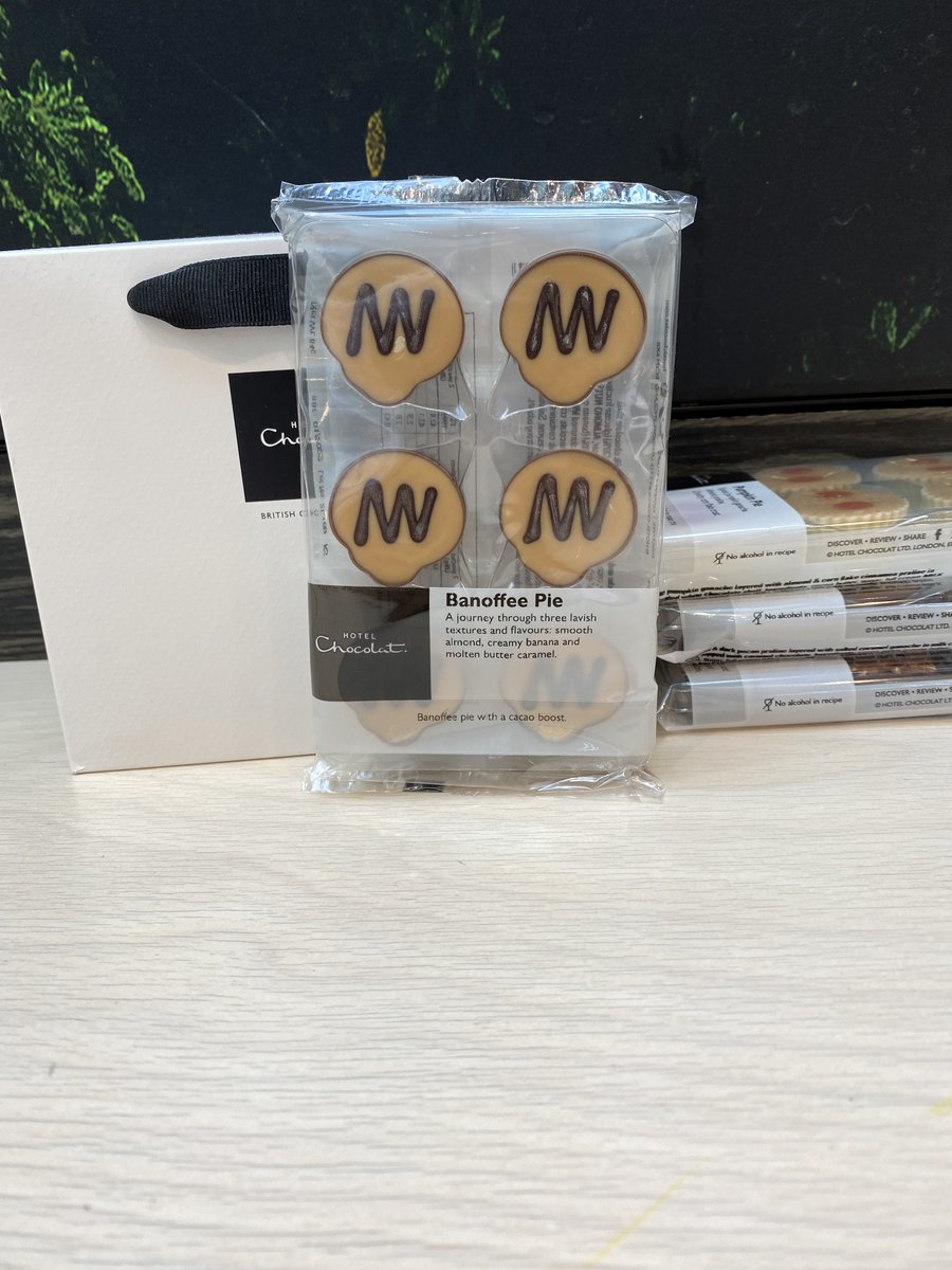 HotelChocolatIE's tweet photo. New in for autumn- a banoffee pie selector, filled with creamy banana and caramel. What's not to love? https://t.co/J8cqszYmtb