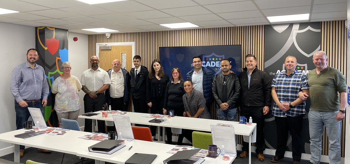 As we, and many across the industry and beyond, face staffing difficulties our huge drive in recruitment continues. 23 new collegaues join us today, including this superb &amp; friendly lot here having their first day with us <a href="/TheAcademyTalk/">the ACADEMY by Transdev</a> in Harrogate.