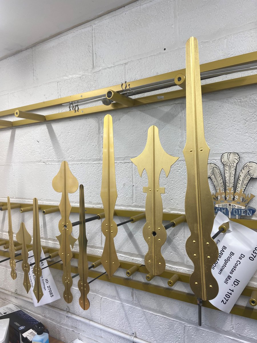 SmithofDerby's tweet image. Did you know that each clockmaker has a signature  hand shape?

Do you recognise any of these pictured? Can you identify the iconic Smith of Derby classic hand?

Let us know in the comments. 

#smithofderby #clockmaking #clockhand