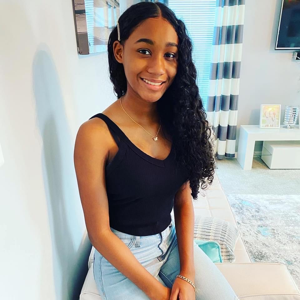 dfhappy's tweet photo. Today is my niece Keiraβs 15th Birthday. Sheβs one of the best of us. Kinda shy but it doesnβt stop her from excelling. Praying she enjoys her special day. ππ₯°π₯³π #beautifulandtalented #blessed #birthdaygirl #loveher π Thatβs mom in pink and dad with the masks. Yep https://t.co/PEsRYpfjGG