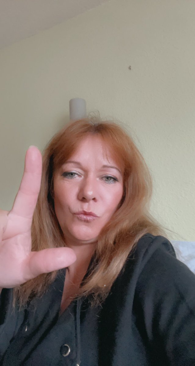 In 6 Tagen hat die Lady ihren Geburtstag eure Aufgabe Gutscheine senden in meine Dms 😈