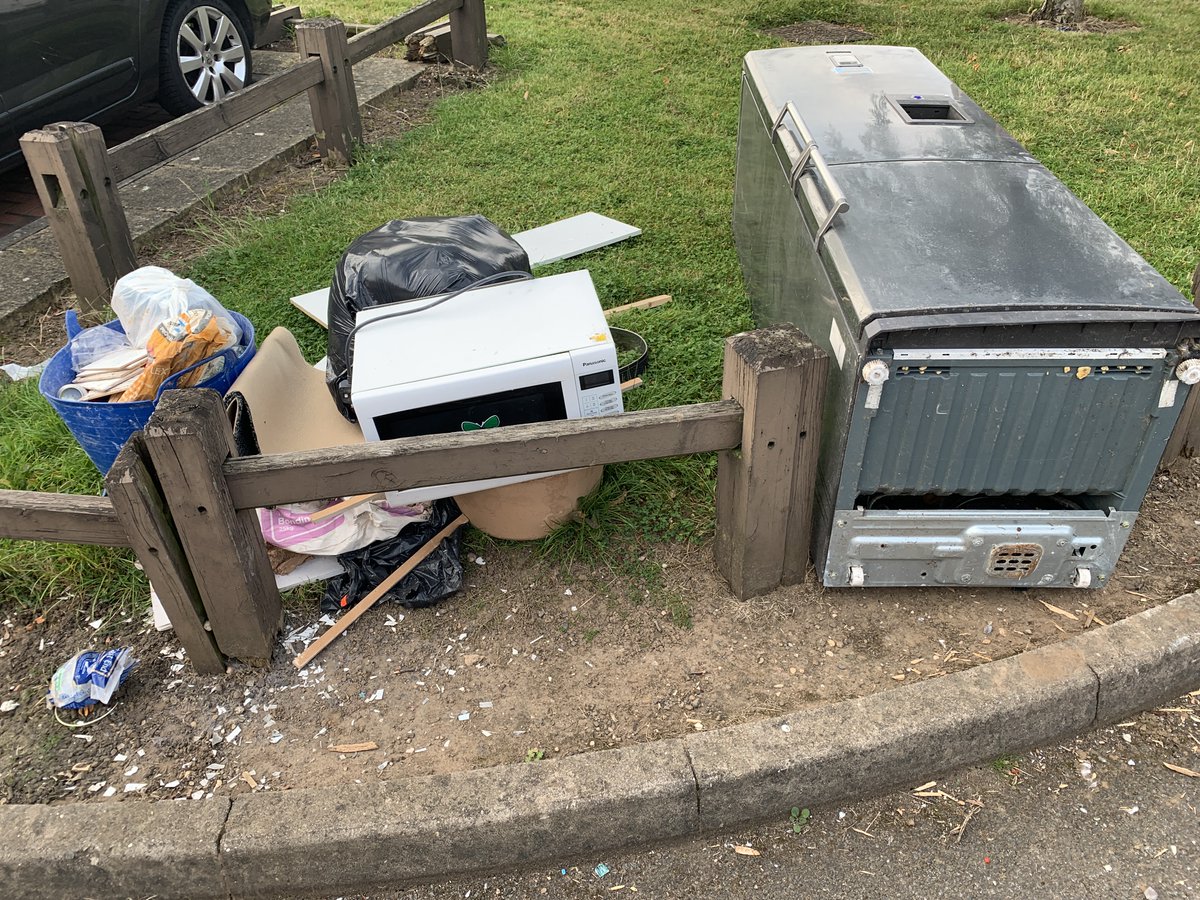 Litterwatch1's tweet photo. A big #thankyou to Kizzy and Velda for getting up early on a Monday morning, to remove 5 bags litter on the Galton Estate. Sadly, there is an area on her estate that is blighted by fly tipping. #litterpicking
 #adoptastreet #volunteersmakingadifference
@sercouk @sandwellcouncil https://t.co/6S0nJ7kAtM