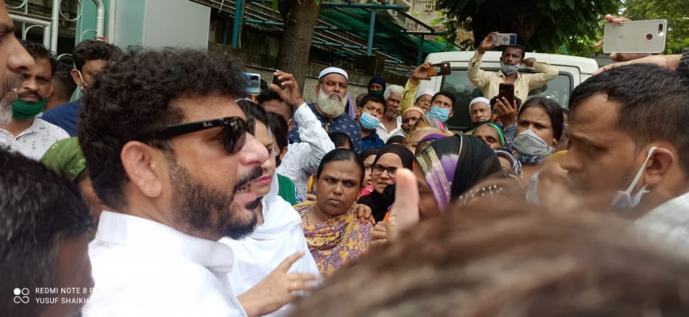 warispathan's tweet photo. Visited Andheri West, Gilbert hills and successfully stopped the demolition of houses. More than 1200 families are residing for many decades. I urge the govt to cancel the process because its the question of livelihood of many poor families. 
Majlis hamesha aapke saath. https://t.co/3nzhBvLm1q