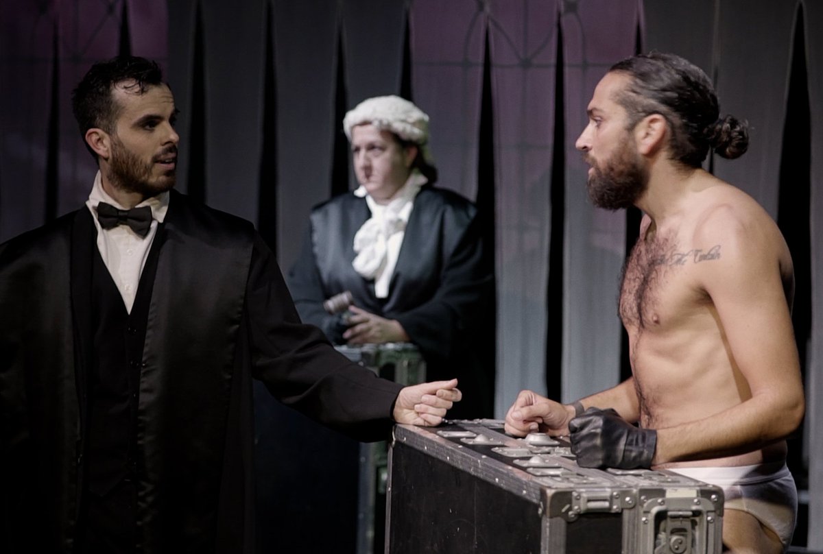 teatrolara's tweet photo. 🔜 MAÑANA 7-SEPT:
🔴🟩 "GROSS INDECENCY" 🟩🔴
▶️ Producida por @TeatroLabMadrid y dirigida por #GabrielOlivares, #GrossIndecency traen los juicios de #OscarWilde al teatro.
🎭 Autos, entrevistas, autos, palabras de sus contemporáneos y mucho más para contar la caída de #Wilde. https://t.co/FAIJCJYqEG
