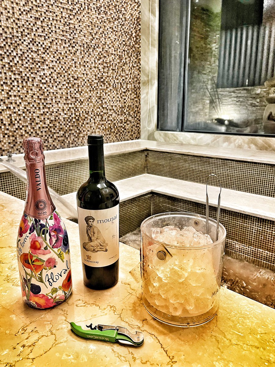 我有酒 也有故事

運動一下🥰