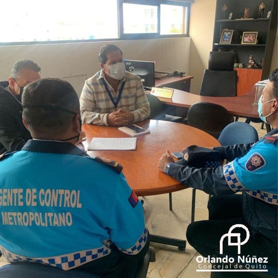 Los Agentes Metropolitanos de #turismo conmemoran 25 años de vida institucional aportando a la #cultura de la #ciudad con guianzas a los turistas a los #museos y lugares históricos de nuestro #Quito, es preciso rendirles un justo y merecido #homenaje.
Apoyando la cultura